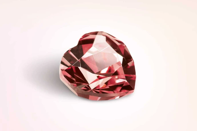 Ein Edelstein aus Asche